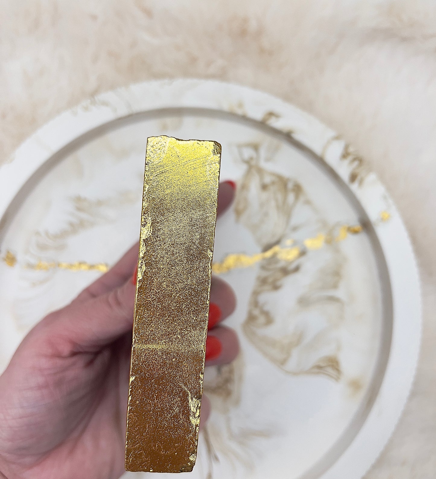 Schungit Teelichthalter – handgeschliffen & an den Rändern 24K vergoldet | 493 g | Schutz & Luxus-Unikat