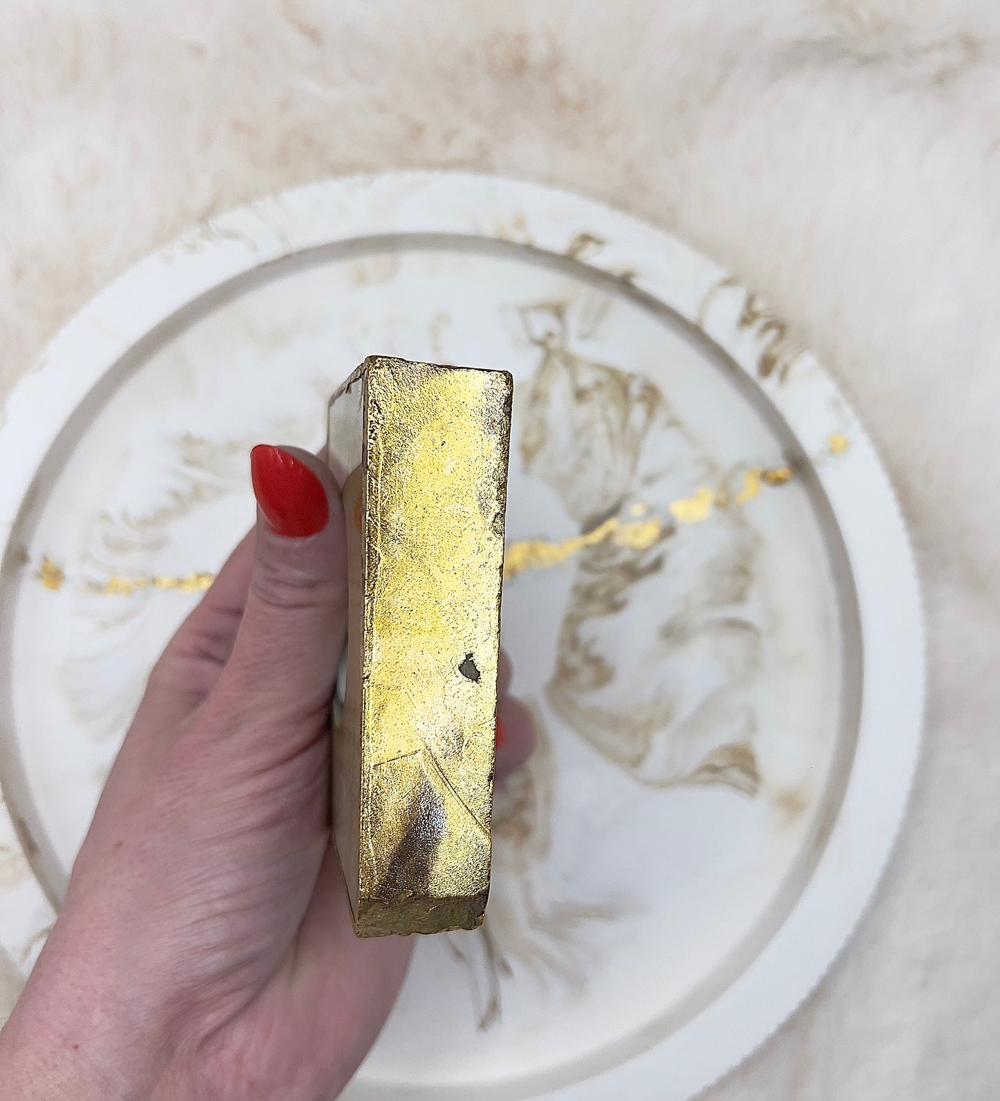 Golden Healer Teelichthalter – handgeschliffen & an den Rändern 24K vergoldet | 370 g | Warmes Luxus-Unikat