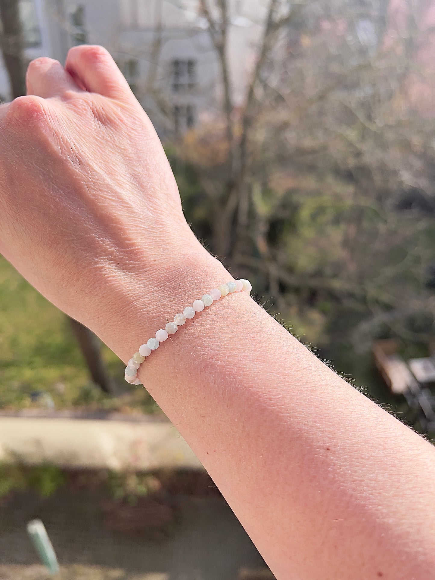 Facettiertes Edelstein Armband 4mm – Morganit in zarten Pastelltönen