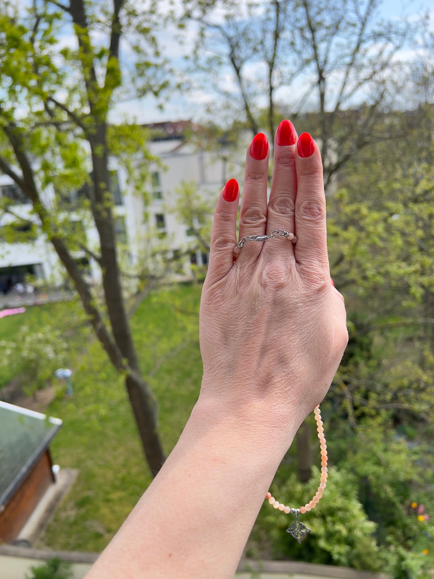 Facettierte Sonnenmondstein Kette (Peach Moonstone) 4 mm mit Hexenknoten | Edelstahl | 46 cm