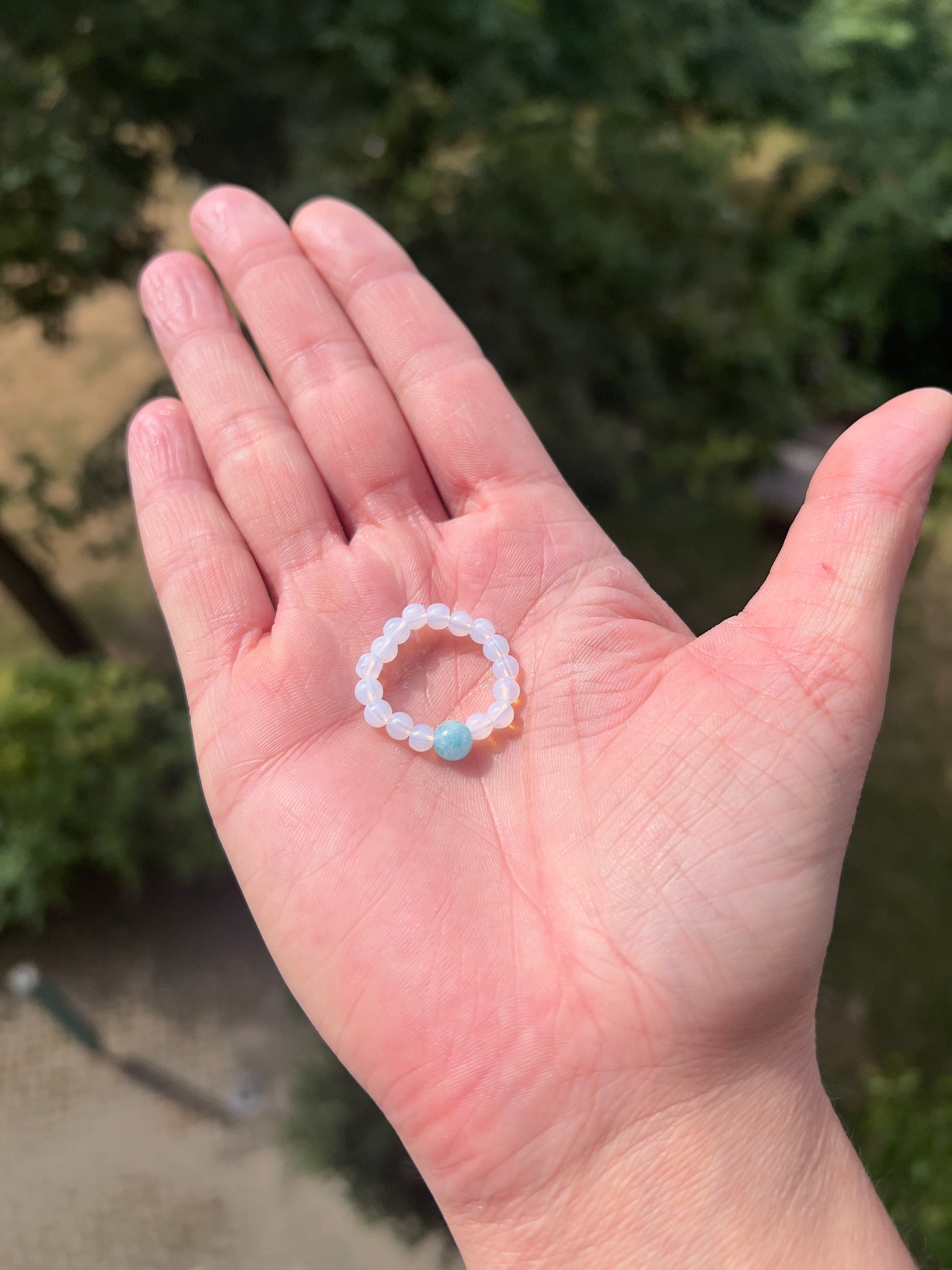 Seelenruhe & Licht - Heilsteinring mit Opal & Larimar