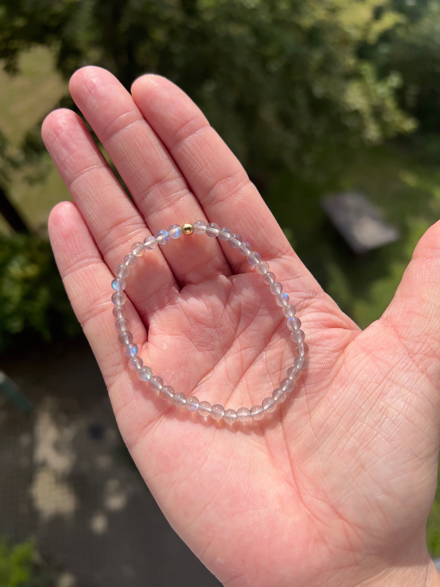 Labradorit - Armband 4mm - AAA mit blauen Flash & 4mm Edelstahlvergoldeter Abstandsperle
