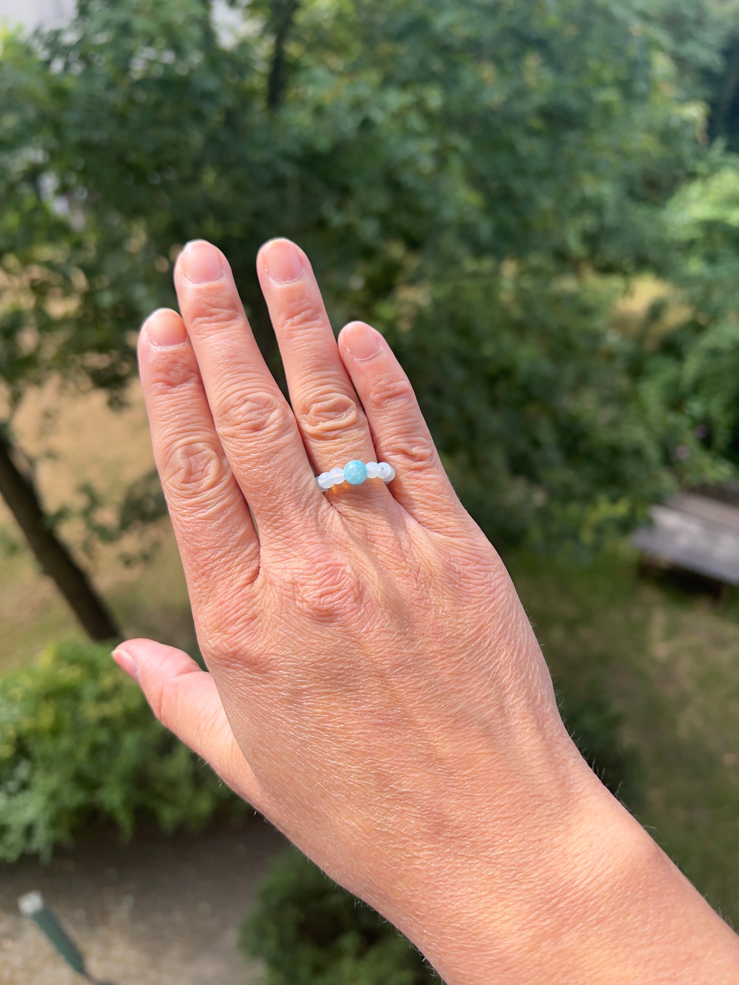 Seelenruhe & Licht - Heilsteinring mit Opal & Larimar