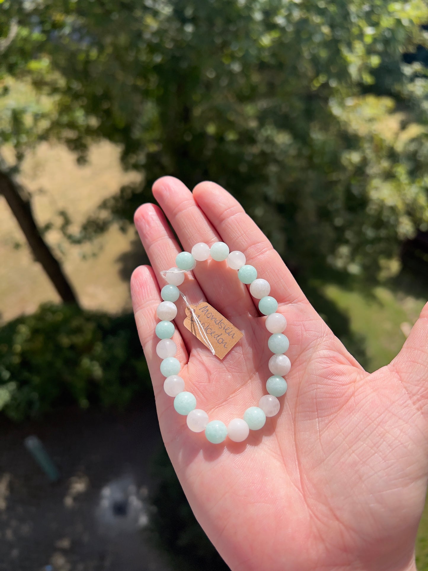 Armband aus mintgrünem Chalcedon & weißem Mondstein – 8 mm