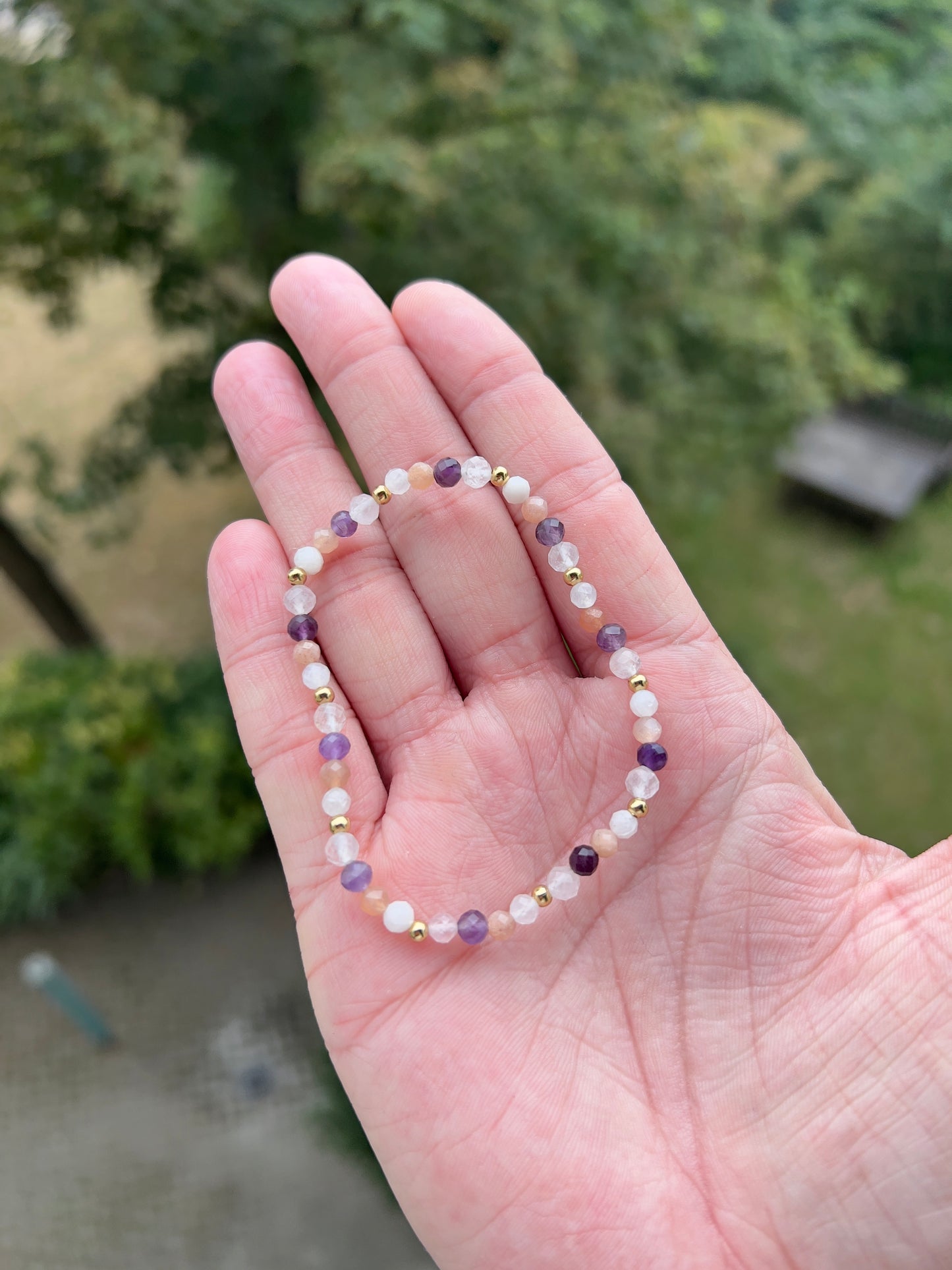 Herz & Intuition – Armband mit Rosenquarz, Amethyst, Sonnenmondstein & Mondstein