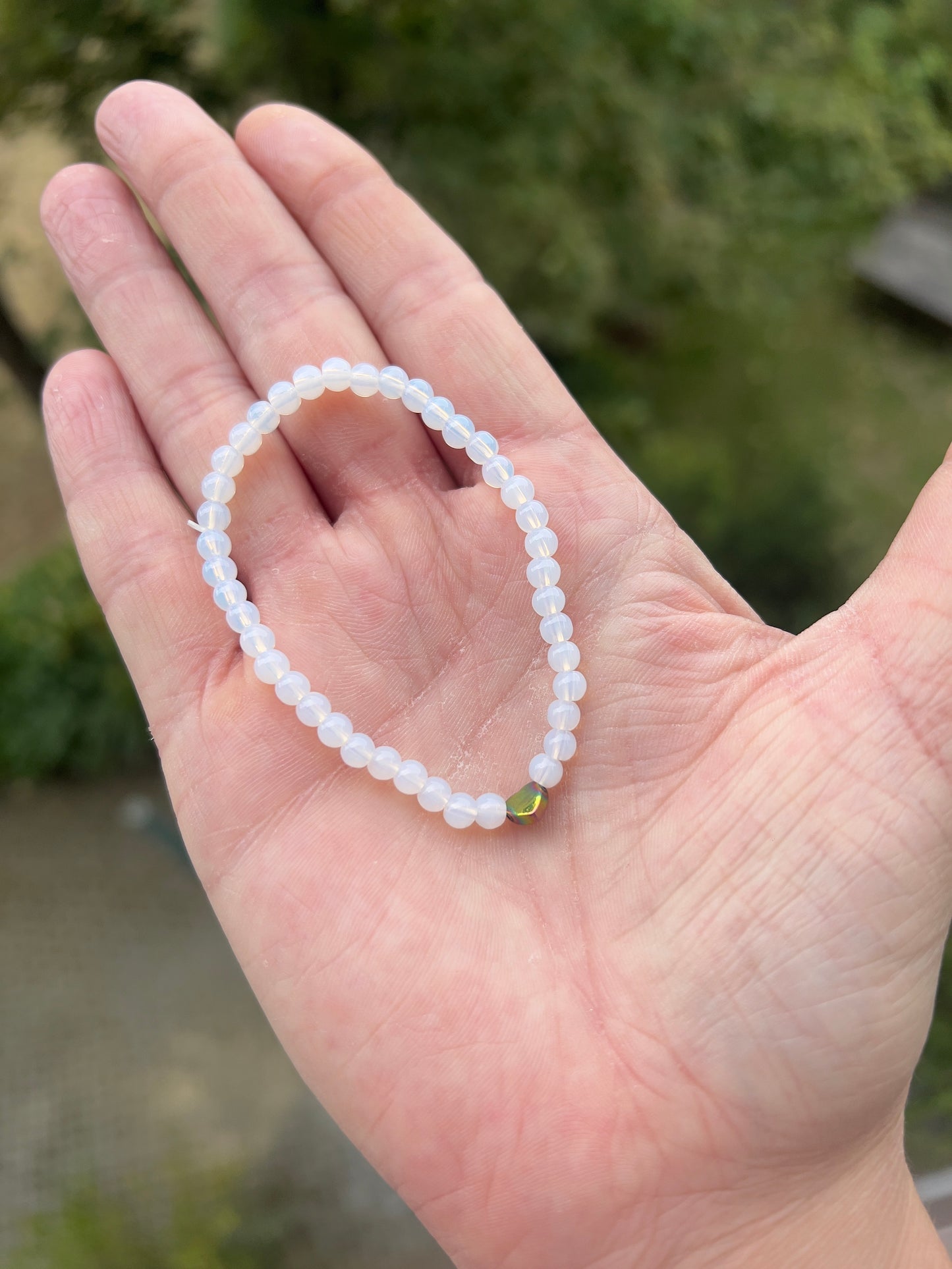 Opalit-Armband 4 mm mit Aura-Hämatitherz | Harmonie & Schutz