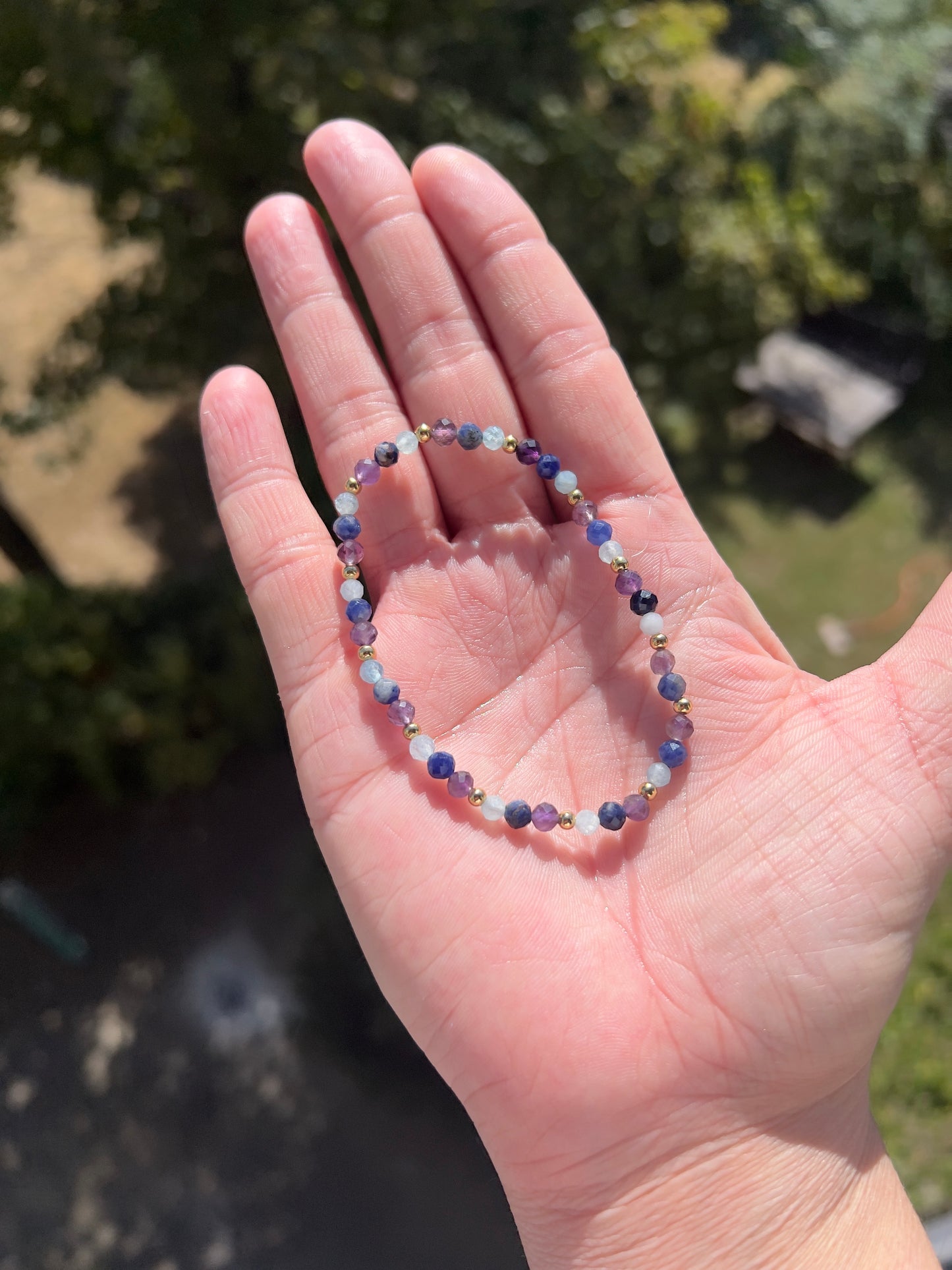 Armband Sanfte Balance & innere Ruhe | Amethyst · Sodalith · Aquamarin · Edelstahl vergoldet