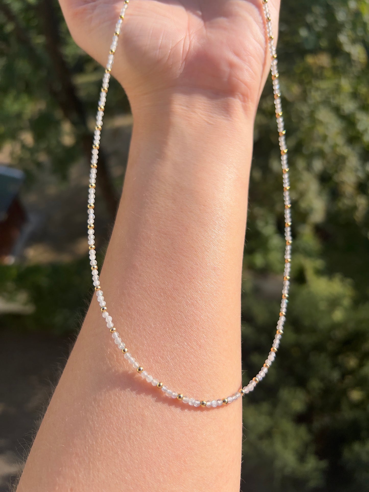 Schutz & Transformation – Kette mit Labradorit (2 mm) & Edelstahl vergoldet (50–55 cm)
