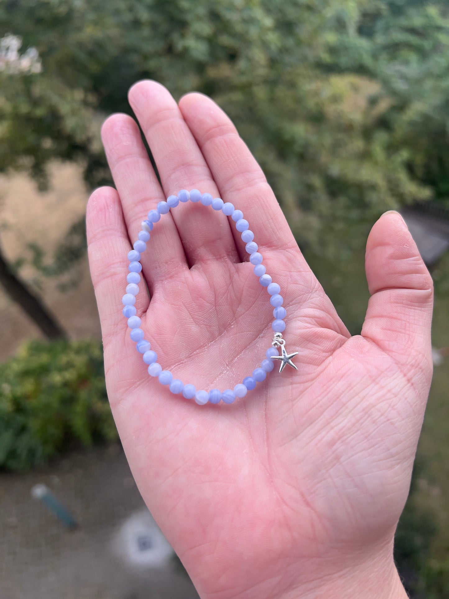 Lila Chalcedon-Achat Armband 4 mm runde Perlen mit 925er Silber-Seestern | Schutz & innere Harmonie