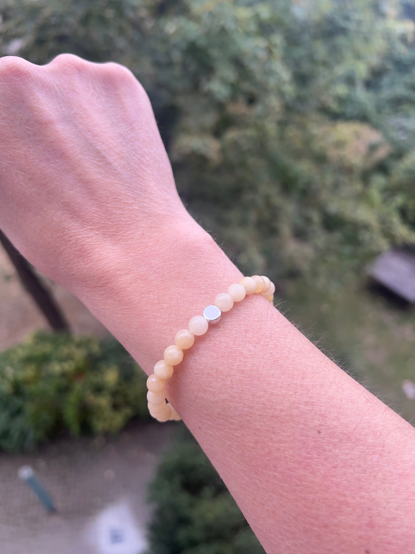 Citrin-Armband 6 mm rund mit 925er Silber-Charm | Lebensfreude, Fülle & Energie