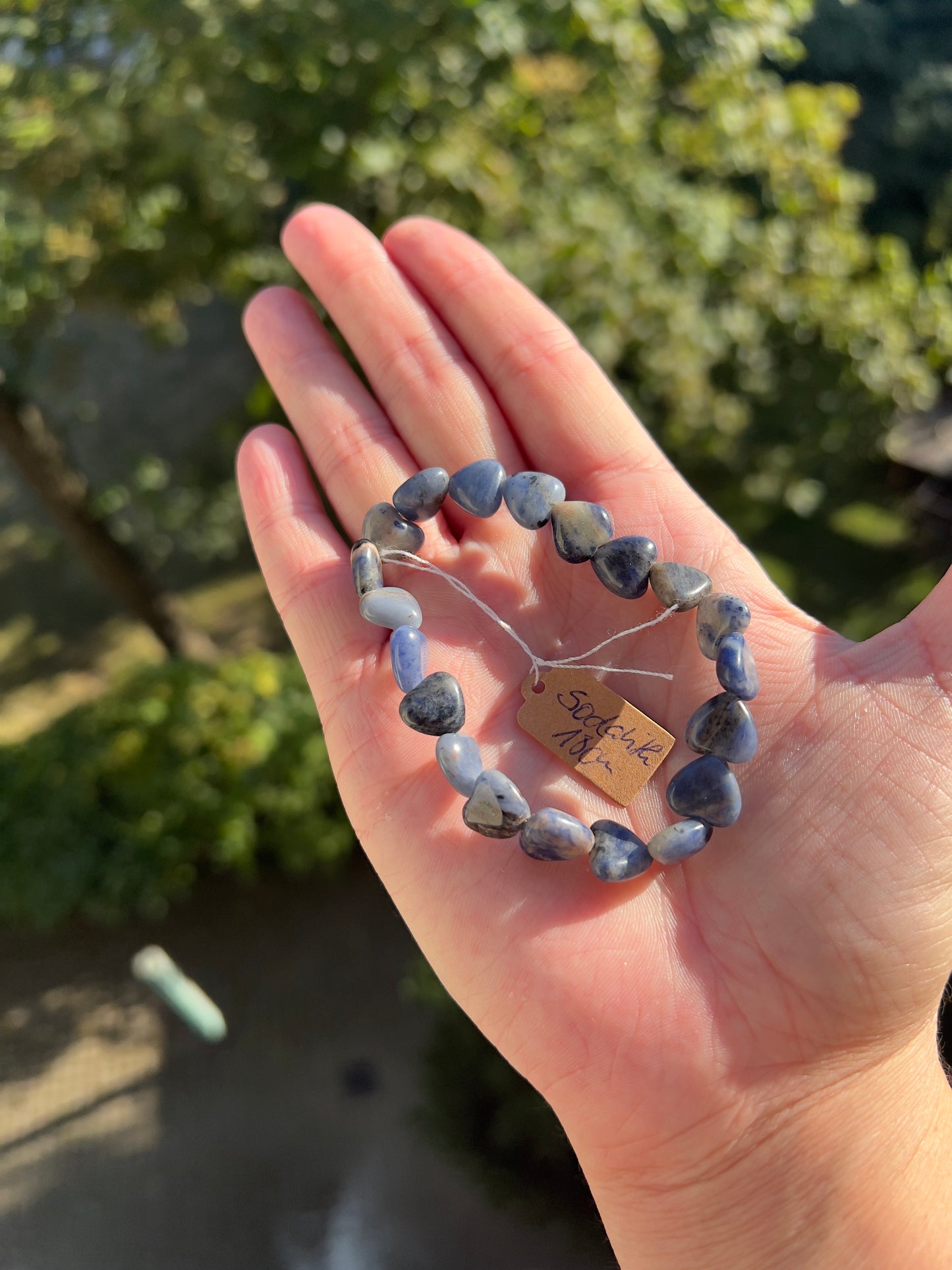 Armband mit Sodalith-Herz – Klarheit, Vertrauen & innere Stärke