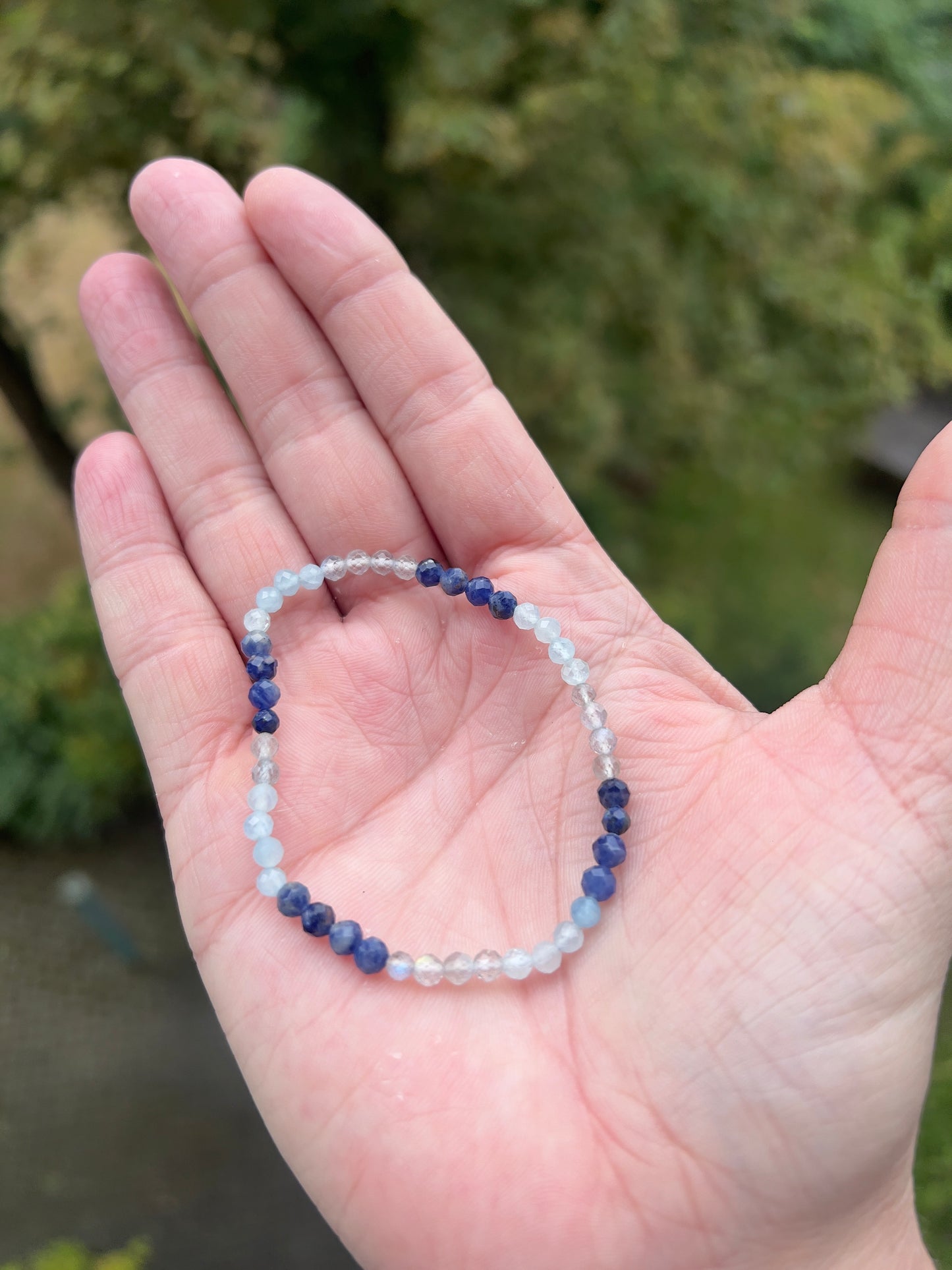Seelenfarben-Armband – individuelles Unikat nach deiner persönlichen Berechnung (Beispiel: Katharina Klee, facettierte 4 mm Perlen)