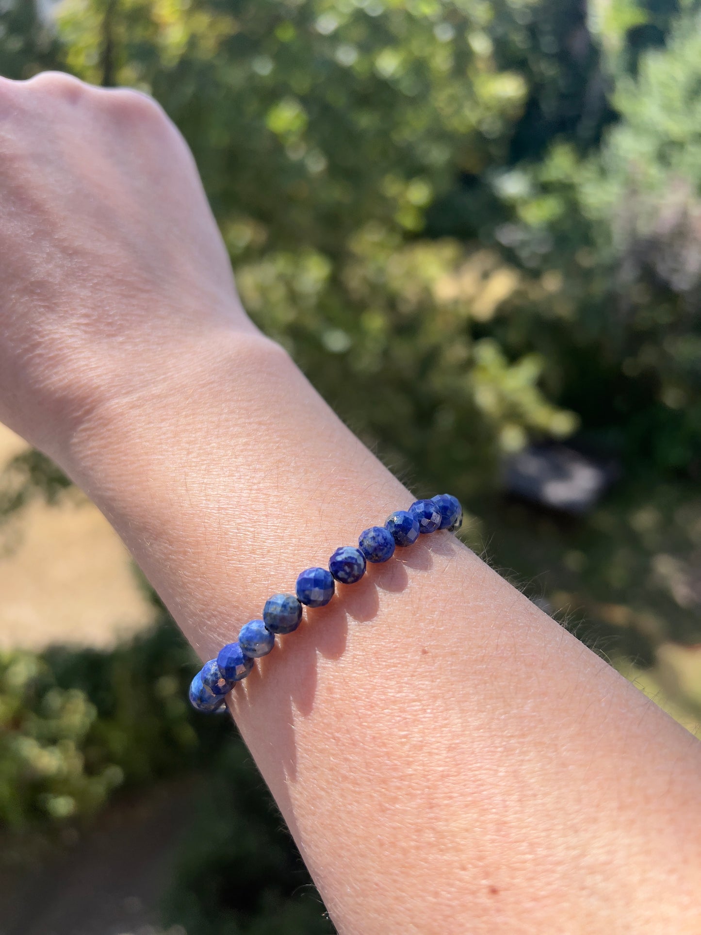 Facettiertes Lapislazuli Armband – 6 mm | Einzelstück für innere Weisheit & Klarheit