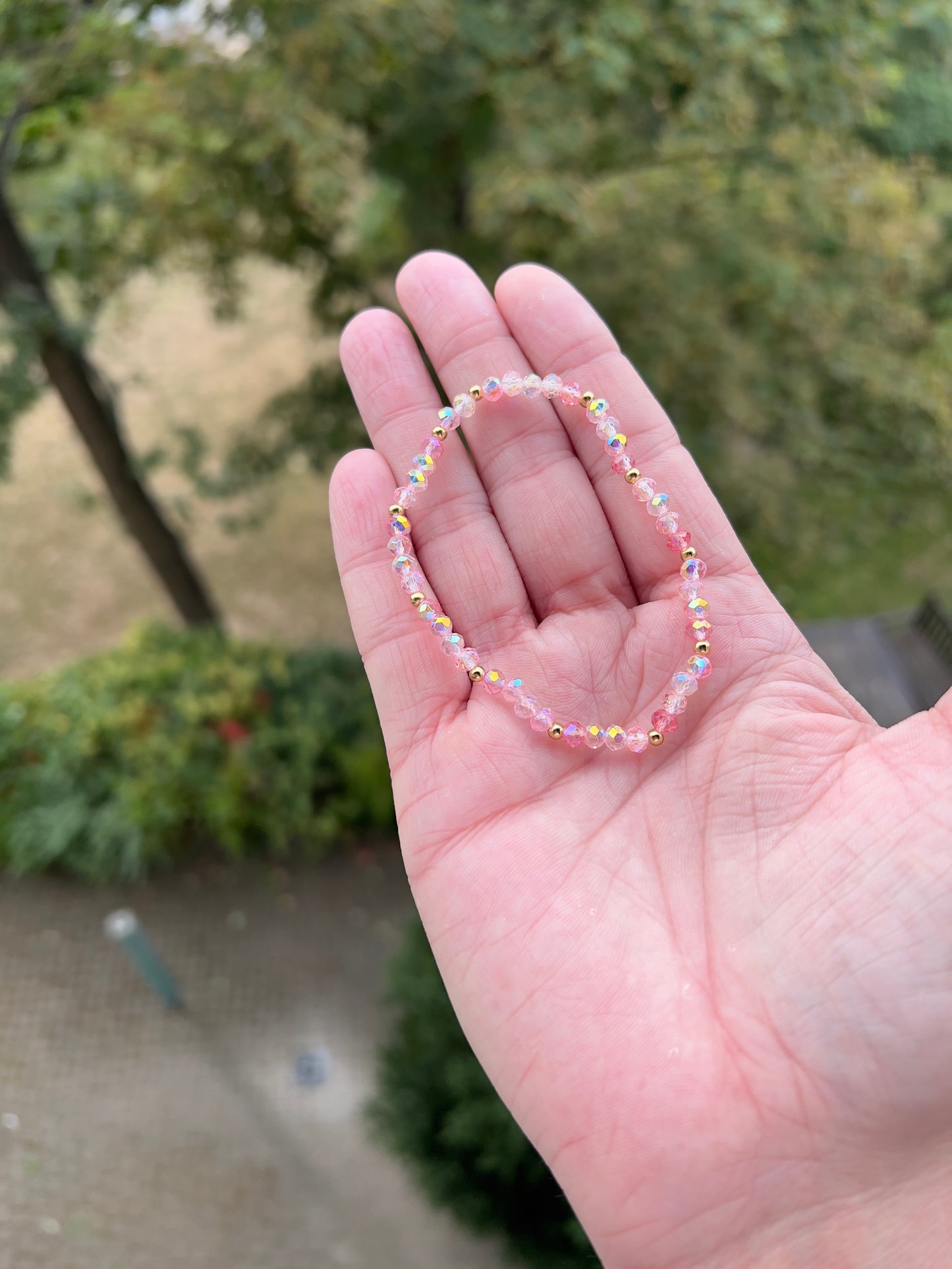 ✨ Armband „Rosézauber“ – Facettierte österreichische Kristalle & vergoldete Edelstahl-Details (4 mm) ✨