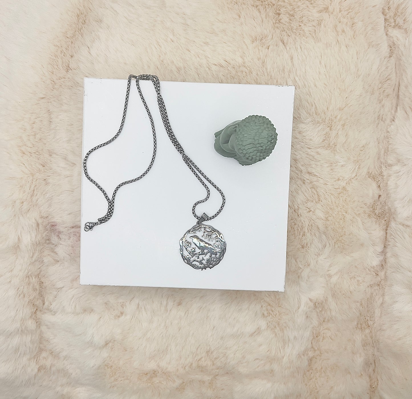 ✨ Edelstahlkette „Rabenwächter“ – 59 cm | Kraftvoller Rabenkreis-Anhänger | Silber oder vergoldet | Mystischer Schutzschmuck