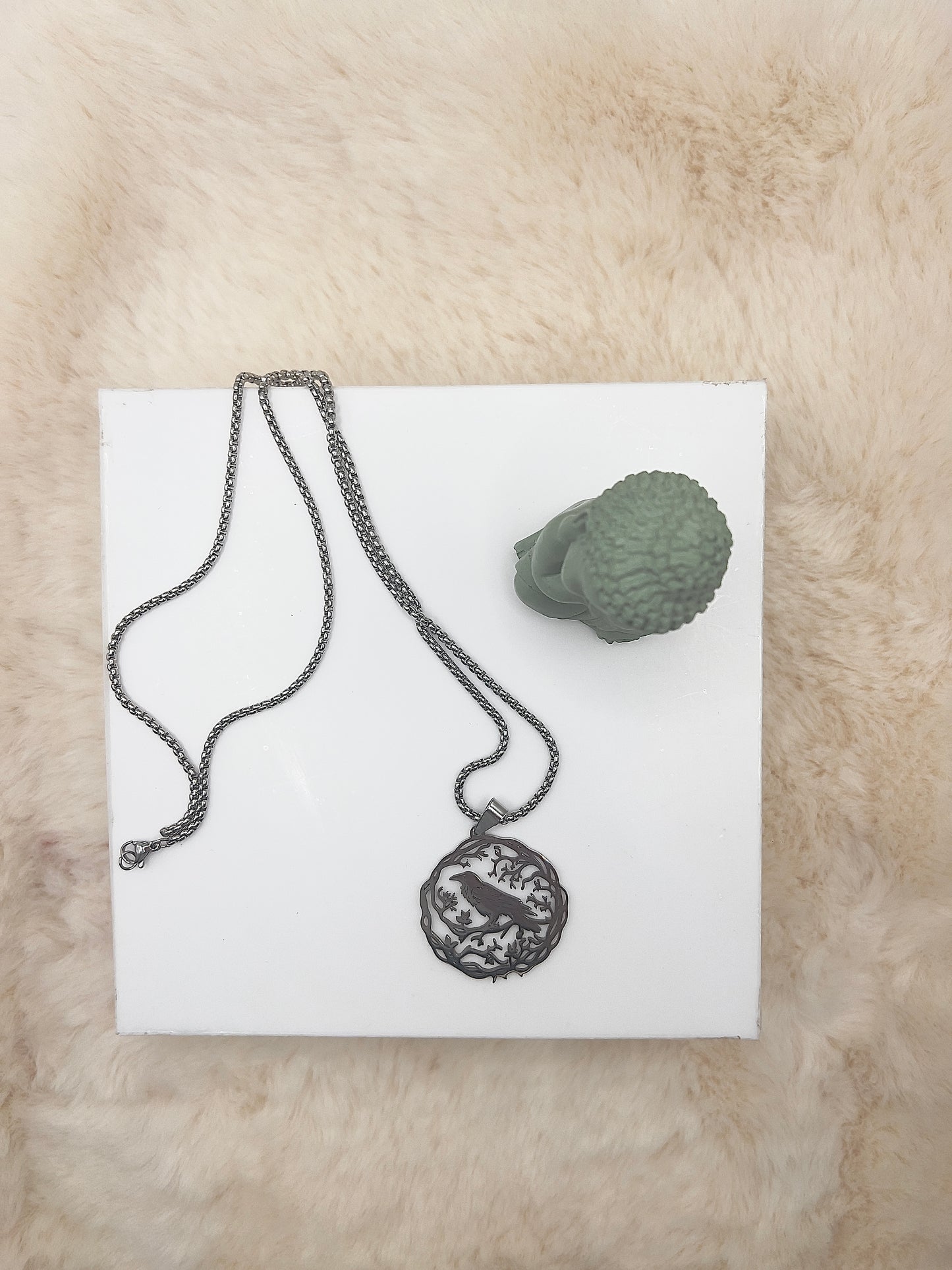 ✨ Edelstahlkette „Rabenwächter“ – 59 cm | Kraftvoller Rabenkreis-Anhänger | Silber oder vergoldet | Mystischer Schutzschmuck