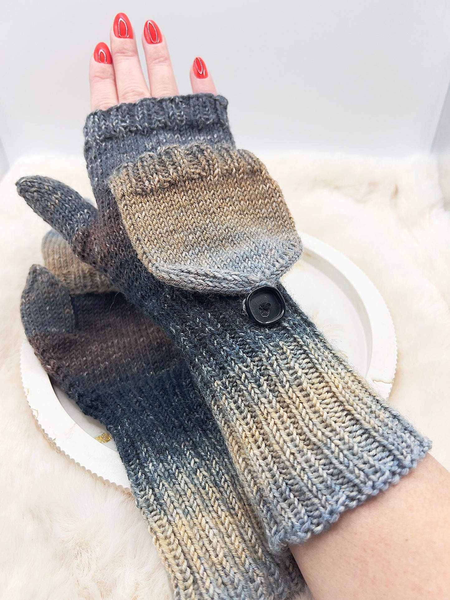 ✨ Adventstürchen 4 – Handgestrickter Merino-Handschuh mit Fingerkappe by KATHARINA KLEE Kristall Kraft