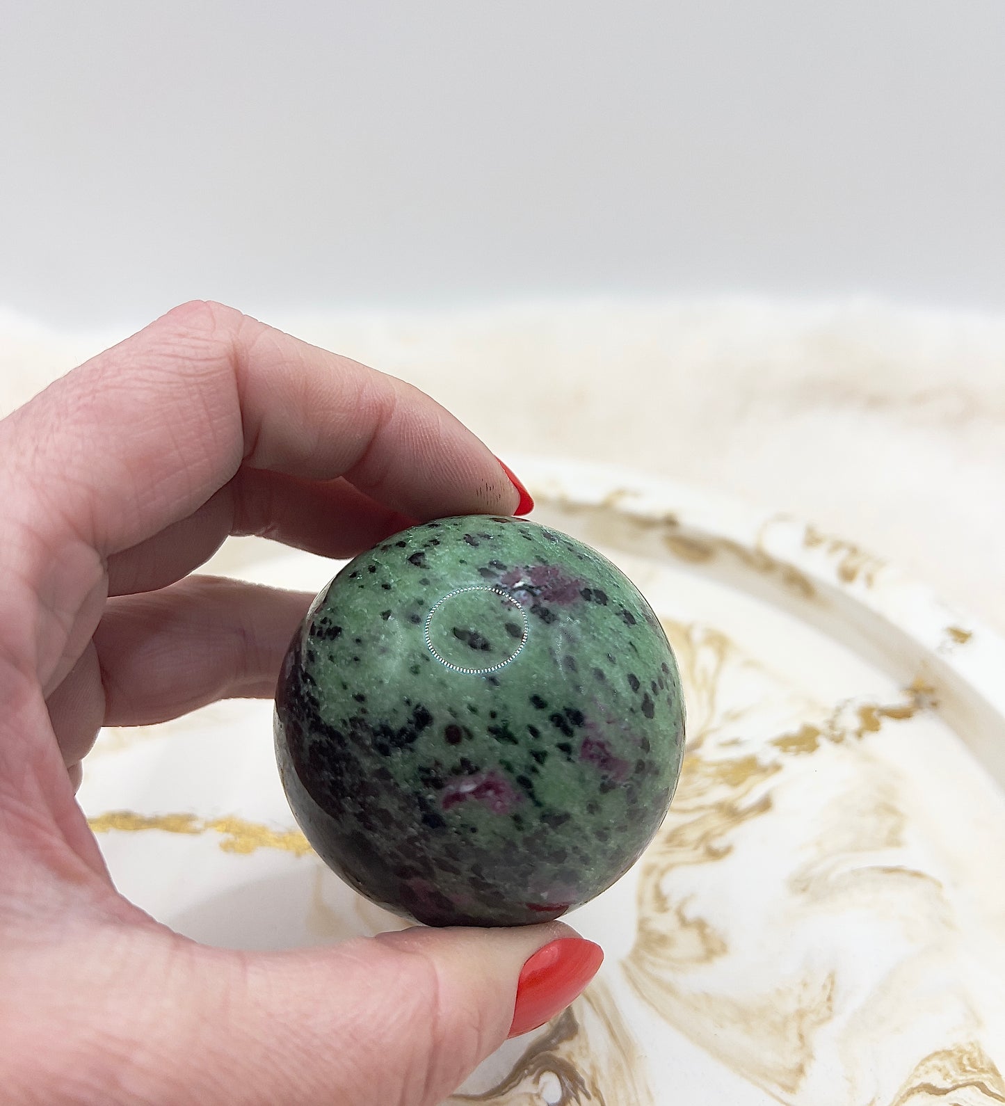 Yinglava Zoisit-Kugel (natürlich) – 274 g | Kraftvolle Farbenergie & Naturstein-Unikat