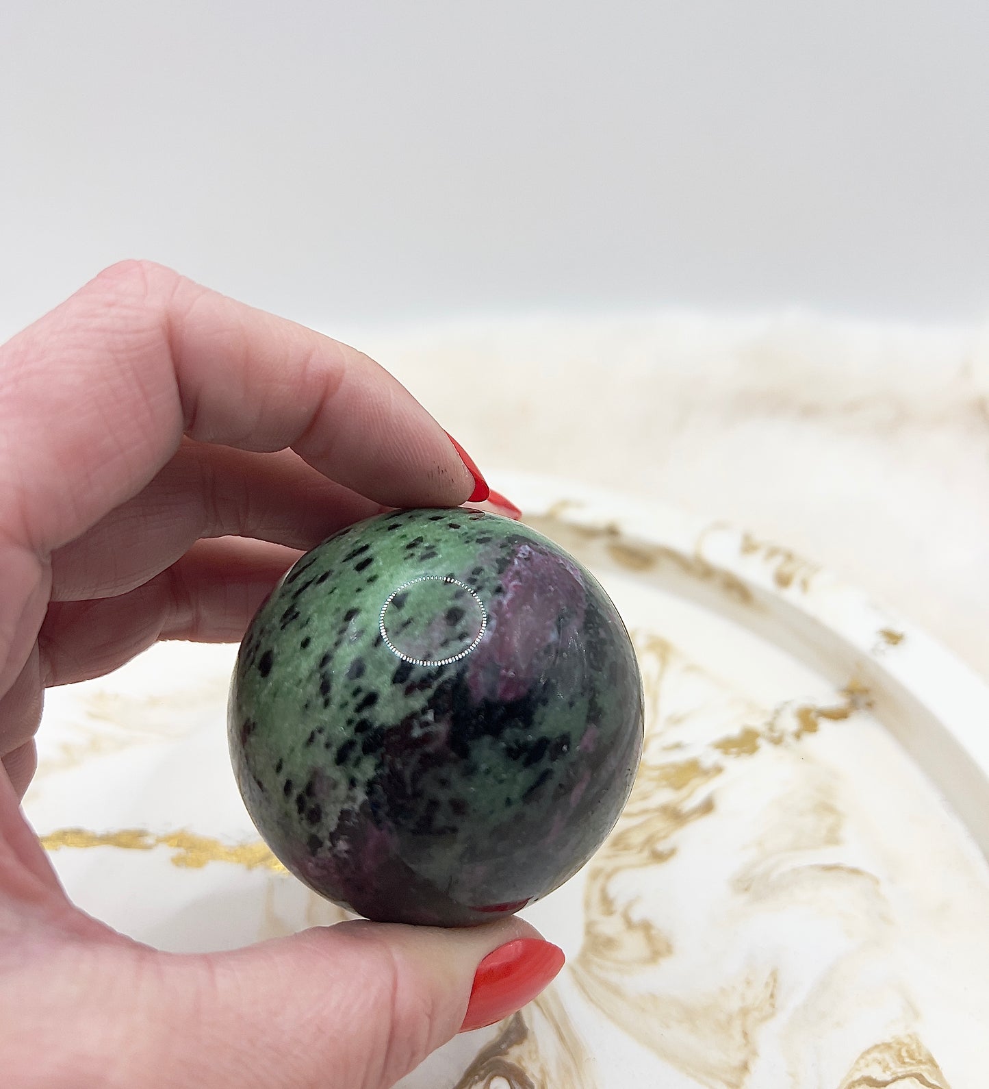 Yinglava Zoisit-Kugel (natürlich) – 274 g | Kraftvolle Farbenergie & Naturstein-Unikat