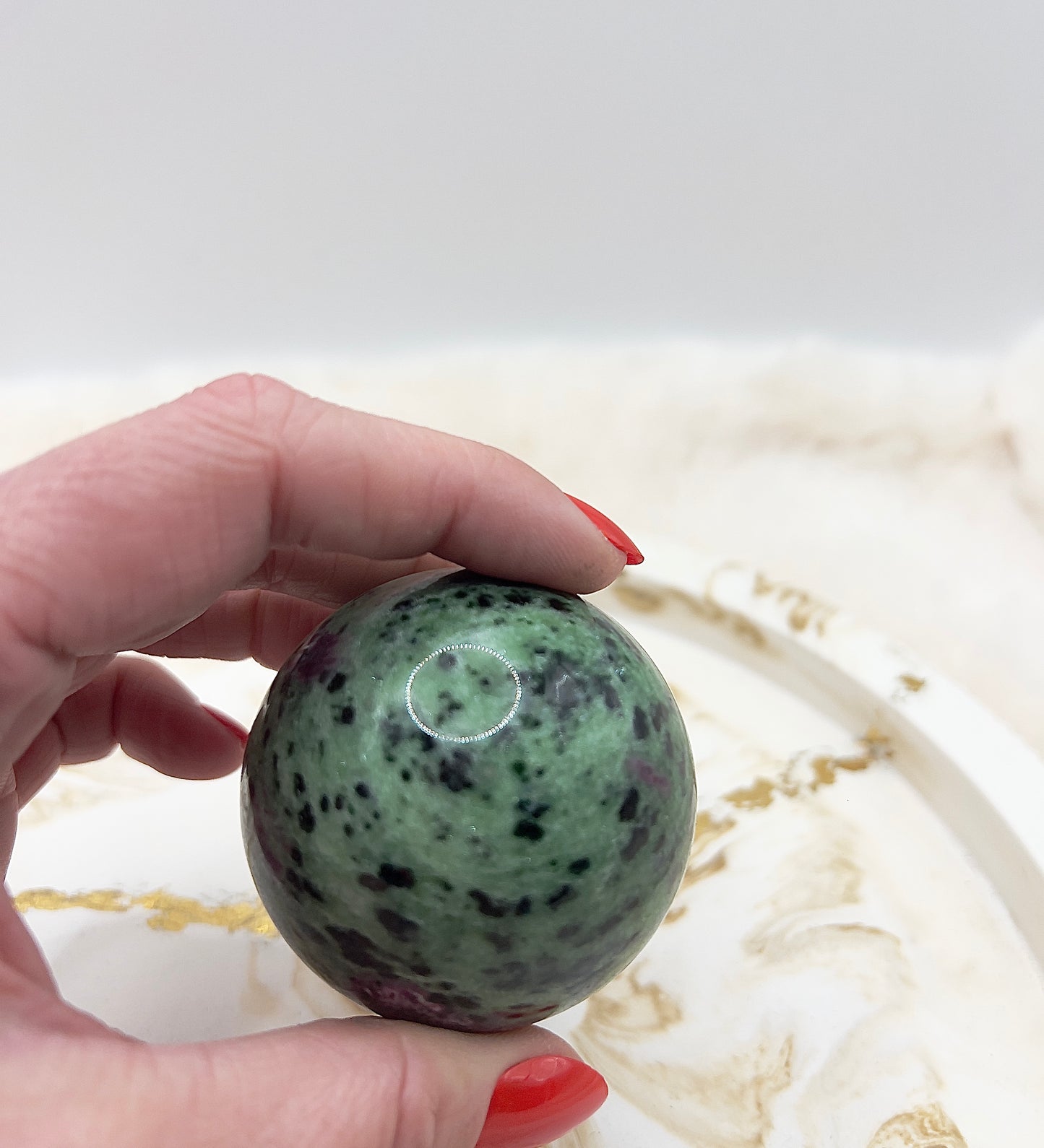 Yinglava Zoisit-Kugel (natürlich) – 274 g | Kraftvolle Farbenergie & Naturstein-Unikat