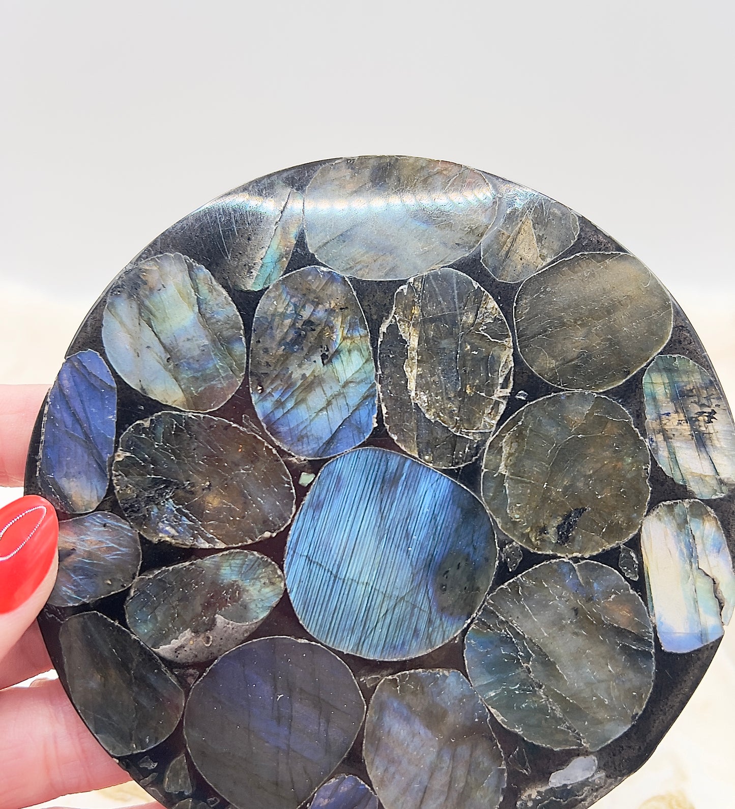 Labradorit-Resinplatte mit intensivem Flash – inkl. Ständer | 11 cm | 138 g