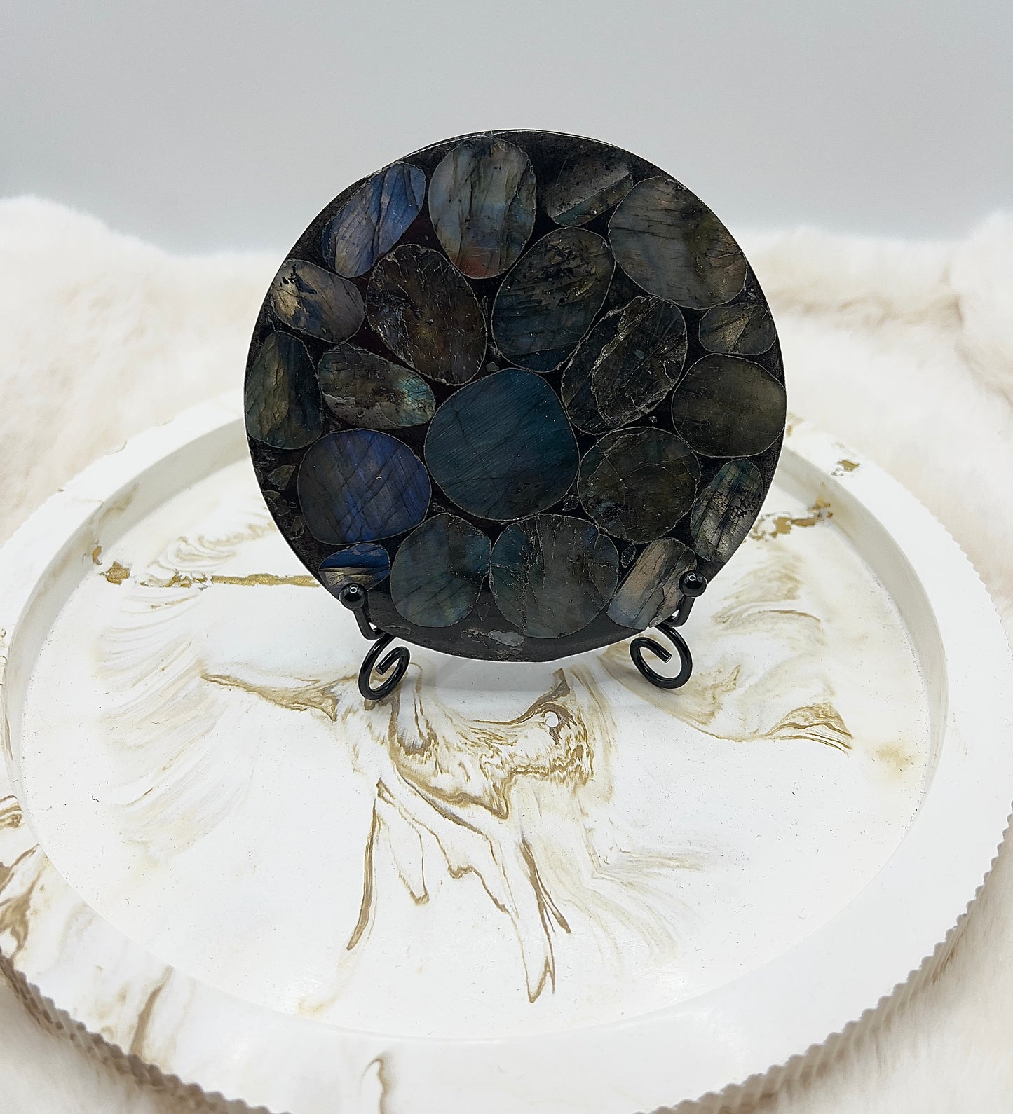 Labradorit-Resinplatte mit intensivem Flash – inkl. Ständer | 11 cm | 138 g