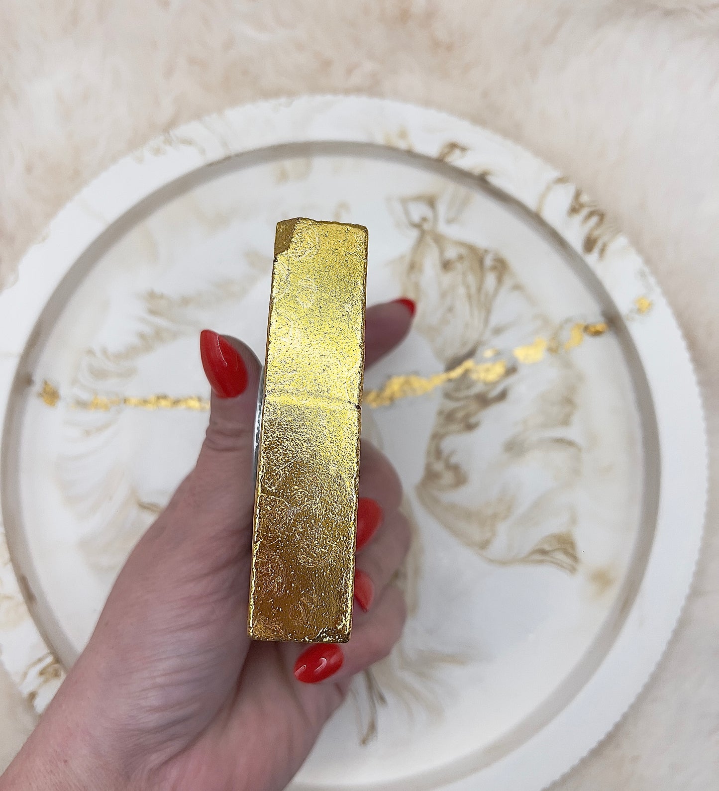 Golden Healer Teelichthalter – handgeschliffen & 24K vergoldet | 379 g | Kraftvolles Luxus-Unikat