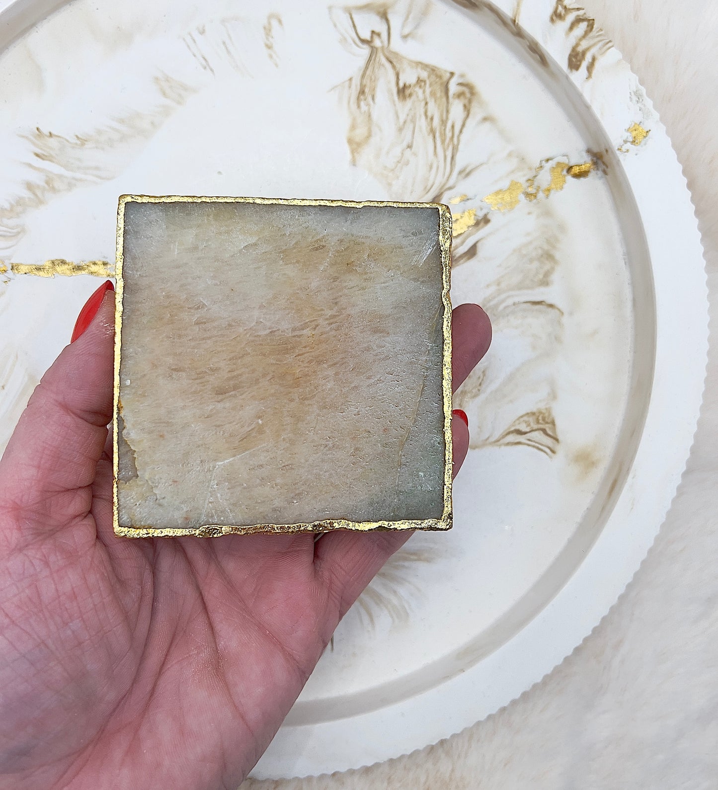 Karneol Teelichthalter – handgeschliffen & an den Rändern 24K vergoldet | 300 g | Warmes Luxus-Unikat