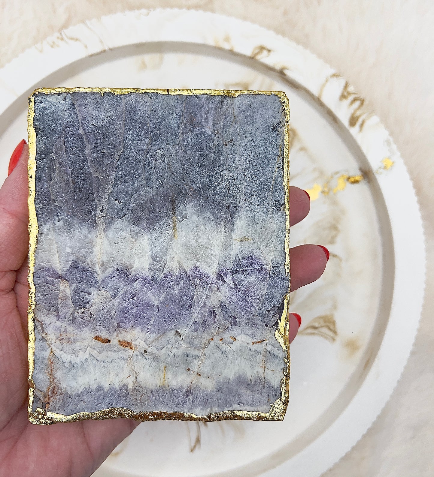 Amethyst Teelichthalter – handgeschliffen & an den Rändern 24K vergoldet | 495 g | Kraftvolles Luxus-Unikat