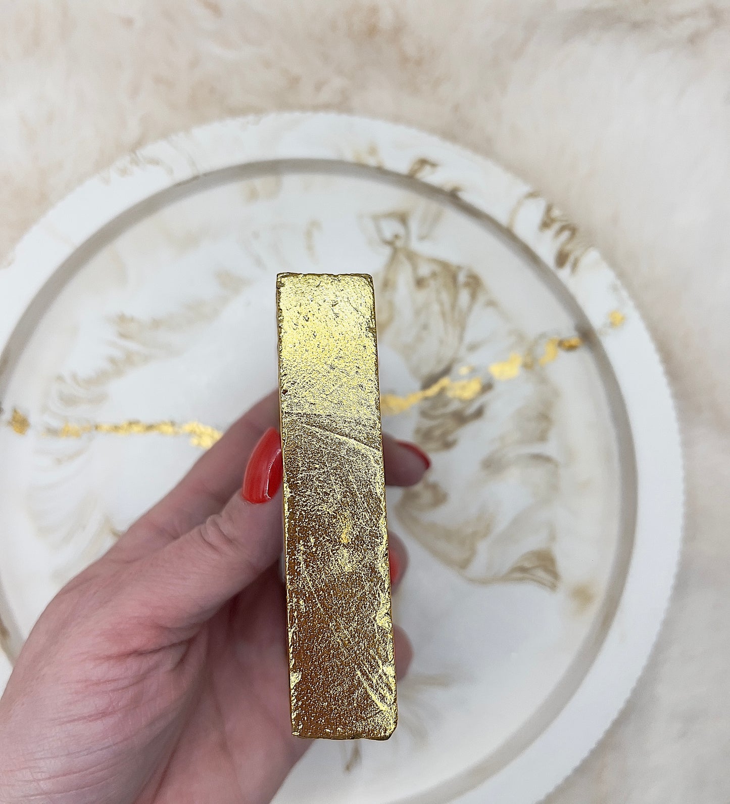 Rosenquarz Teelichthalter – handgeschliffen & an den Rändern 24K vergoldet | 398 g | Liebe & Luxus-Unikat