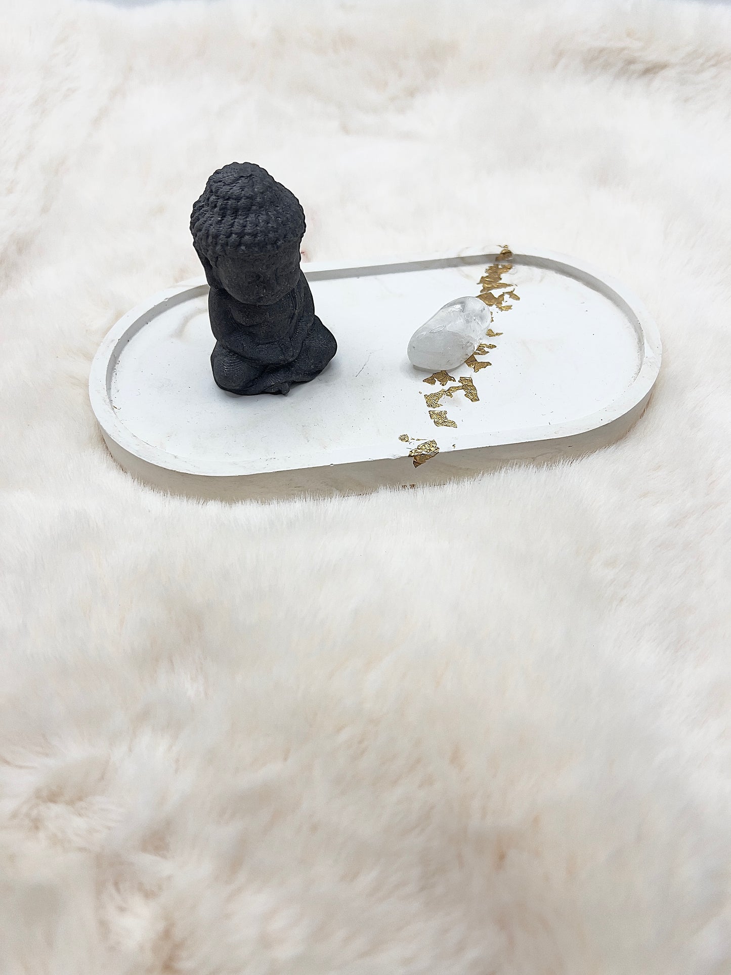 ✨ Adventstürchen 11 – Schungit-Buddha mit Bergkristall ✨