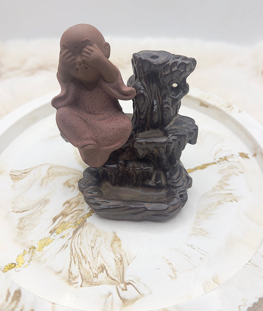 Rückfluss-Räucherkegelhalter „Nichts sehen“ – Buddha der Achtsamkeit | Räucherbrunnen mit Rückfluss & Stäbchenhalter