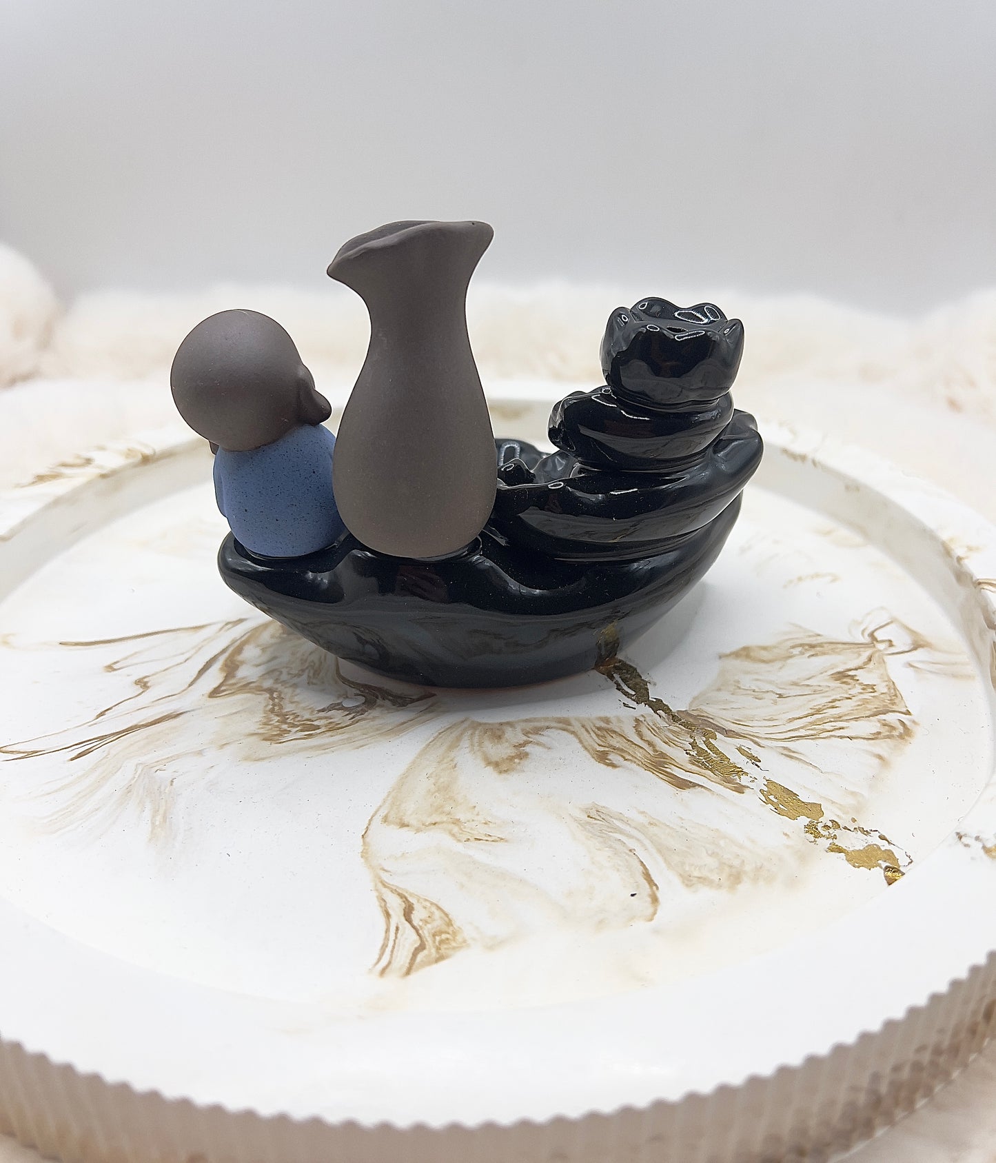 Räucherkegel- & Räucherstäbchenhalter Buddha rechts – große Räucherschale mit Halterung