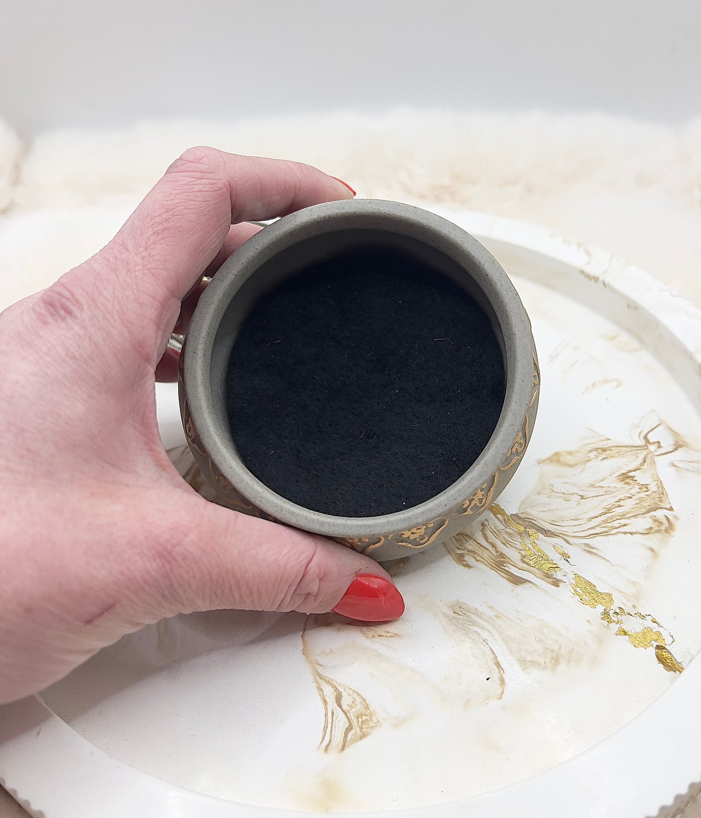 Vintage Schmuck- & Ritualschatulle – Aufbewahrungsschale in Steinoptik mit Deckel (kurze TikTok-Variante)