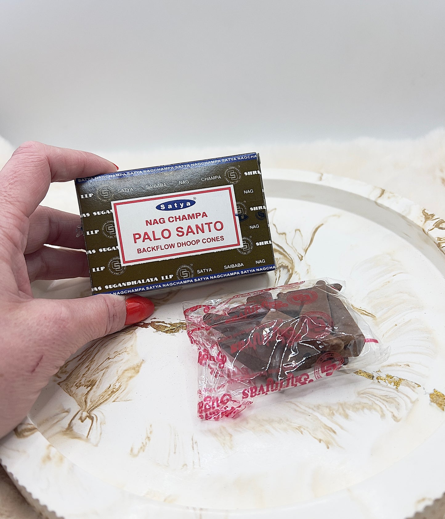 Rückfluss-Räucherkegel Palo Santo – warmer, holziger Duft | Backflow Dhoop Cones (10 Stück)