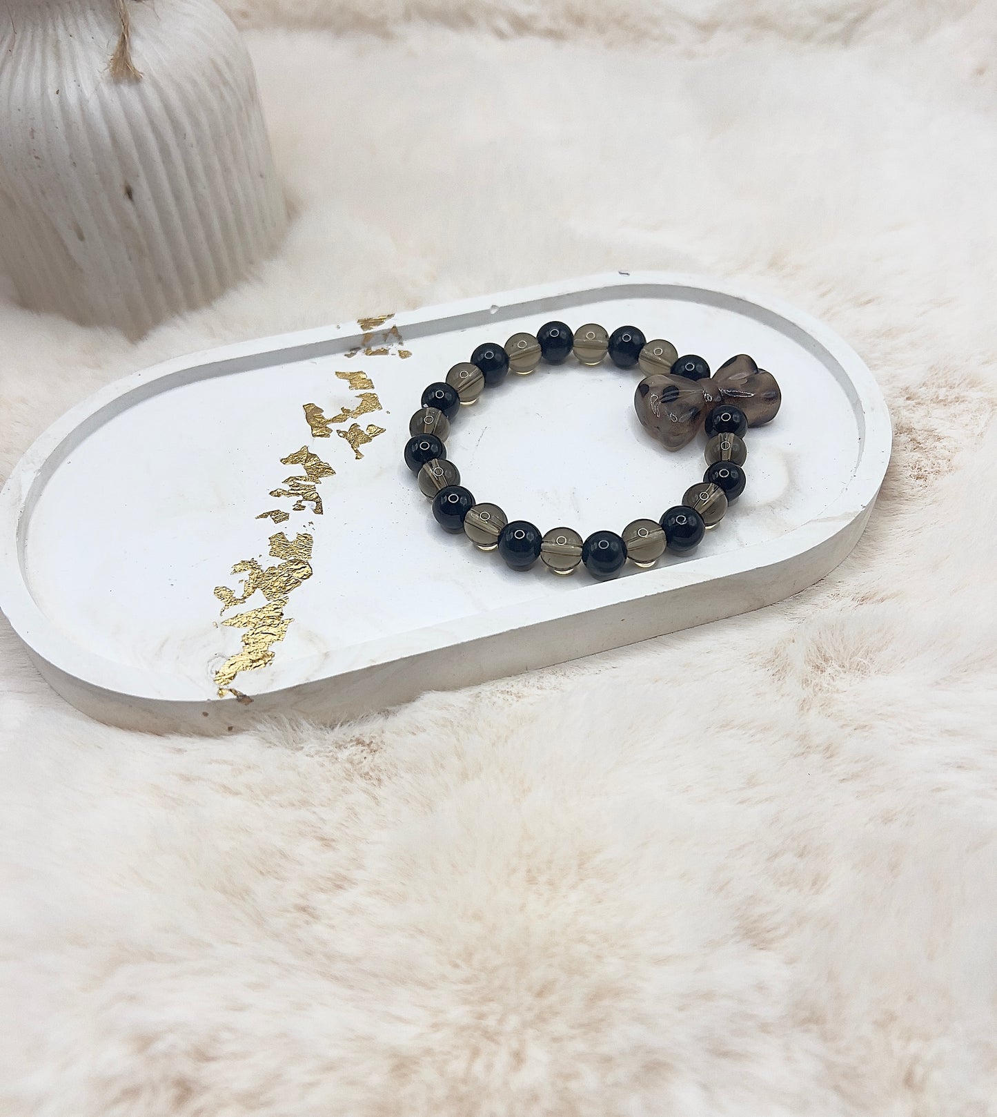 Statement-Armband Leo-Optik – Resin-Schleife | Rauchquarz & Schwarzer Turmalin | 8 mm