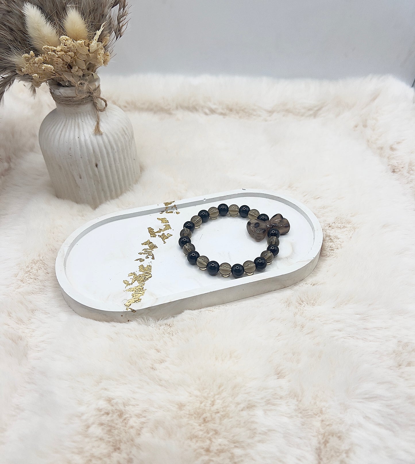 Statement-Armband Leo-Optik – Resin-Schleife | Rauchquarz & Schwarzer Turmalin | 8 mm