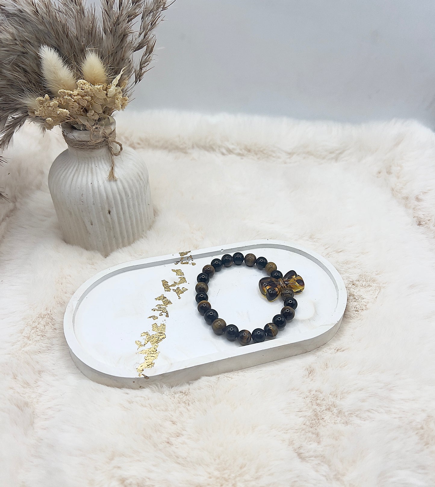 Statement-Armband Leo-Optik – Resin-Schleife | Schwarzer Turmalin & Tigerauge | 8 mm