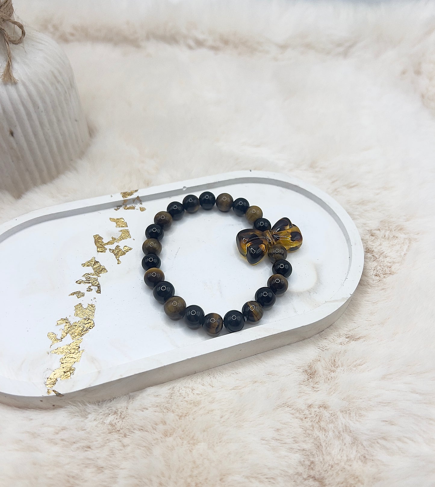 Statement-Armband Leo-Optik – Resin-Schleife | Schwarzer Turmalin & Tigerauge | 8 mm