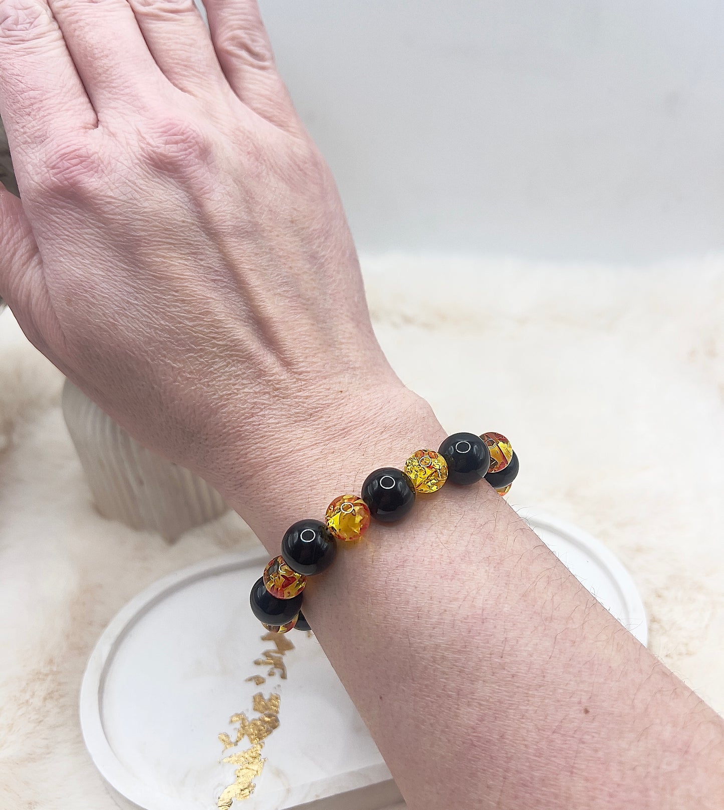 Statement-Armband – Schwarzer Turmalin & Acrylperlen | 12 mm & 10 mm