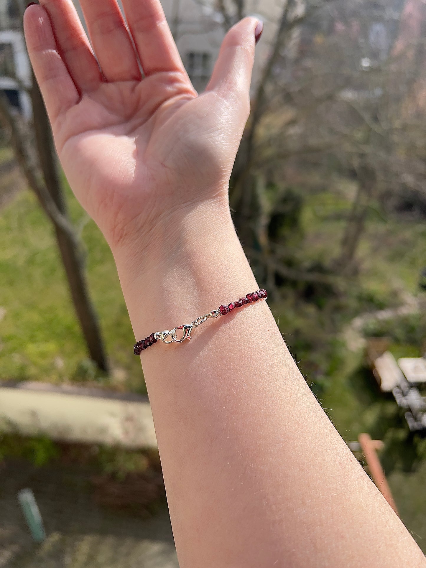 Facettiertes Edelstein Armband 4mm – Granat & Mondstein mit 925 Silber