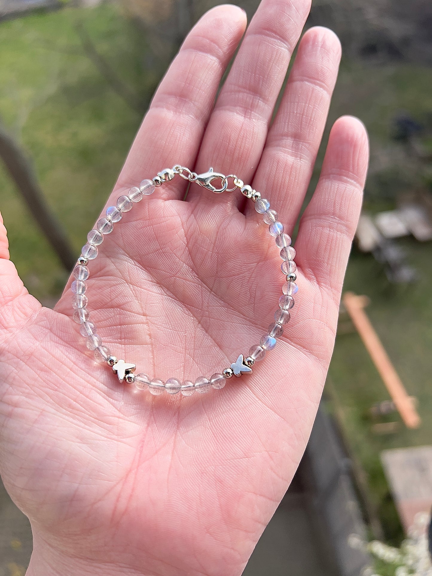 Edelstein Armband 4mm – Labradorit AAA mit 925 Silber & Edelstahl Schmetterlingen