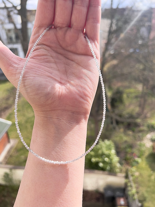 Facettierte Labradorit Kette 2 mm – zart & elegant mit 925 Silber
