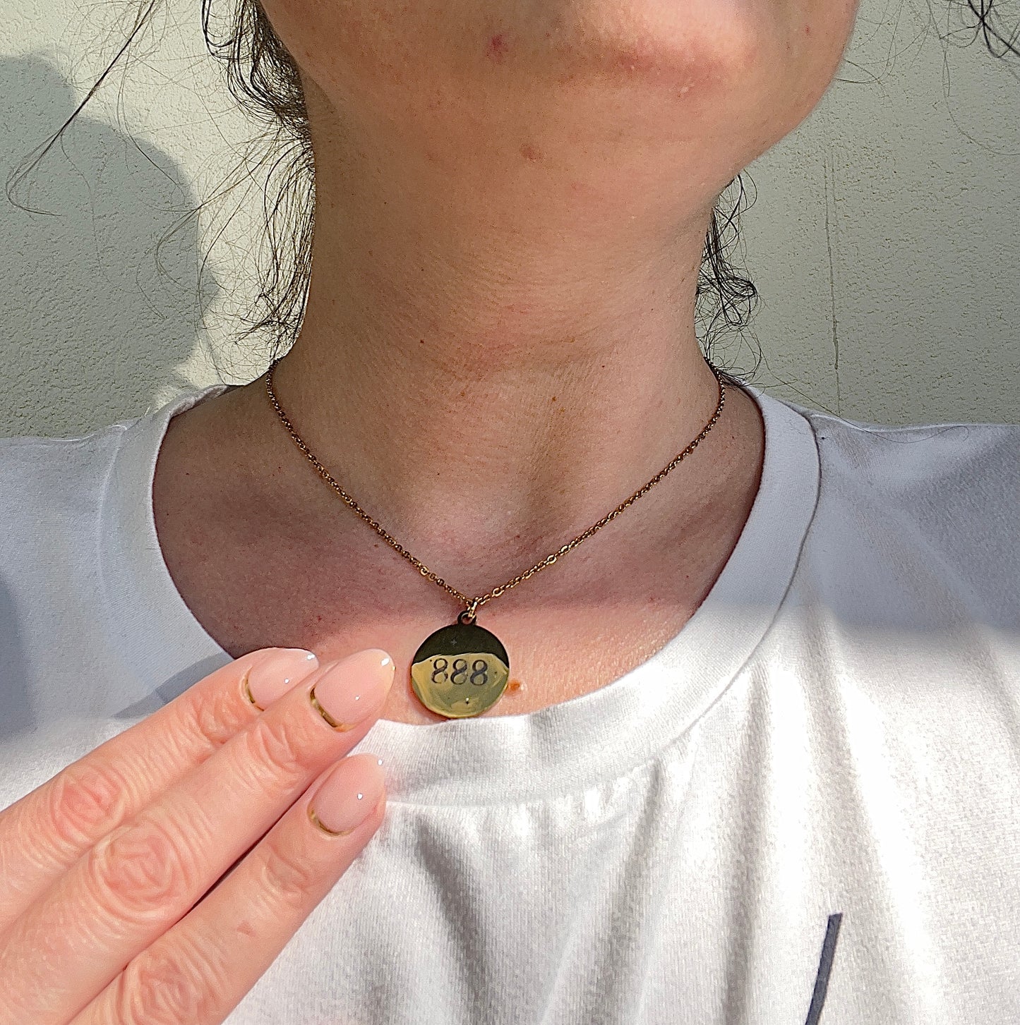 888 Engelszahl Halskette – Vergoldete Edelstahlkette mit symbolischer Bedeutung