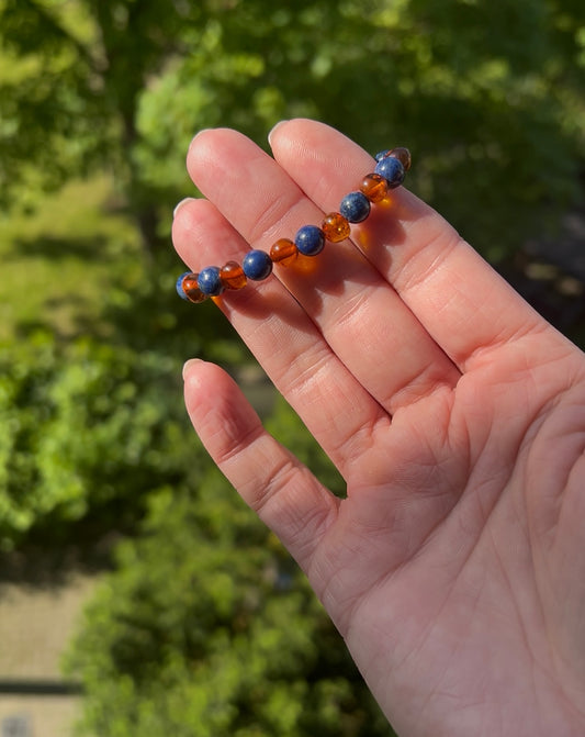 Ruhe & Mut - Kinderarmband mit Bernstein & Lapislazuli ( 6mm)
