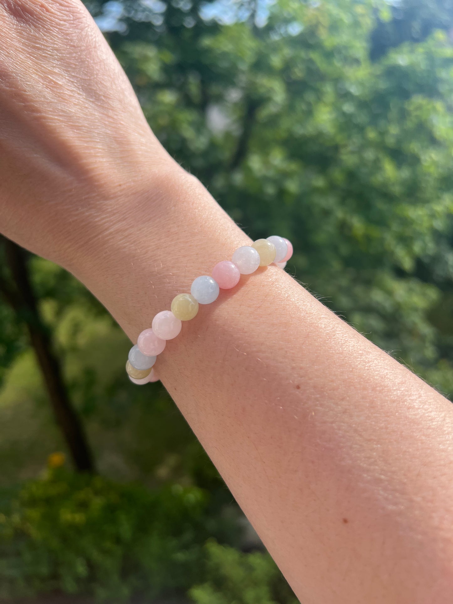 Morganit Armband - Sanfte Pastelltöne in Gold und Silber / Handgemacht mit Herz / Liebe, Sanftheit & Herzöffnung