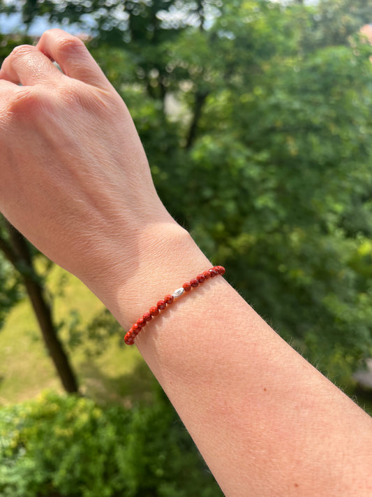 Roter Jaspis Armband mit Muschel - Erdung trifft Intuition