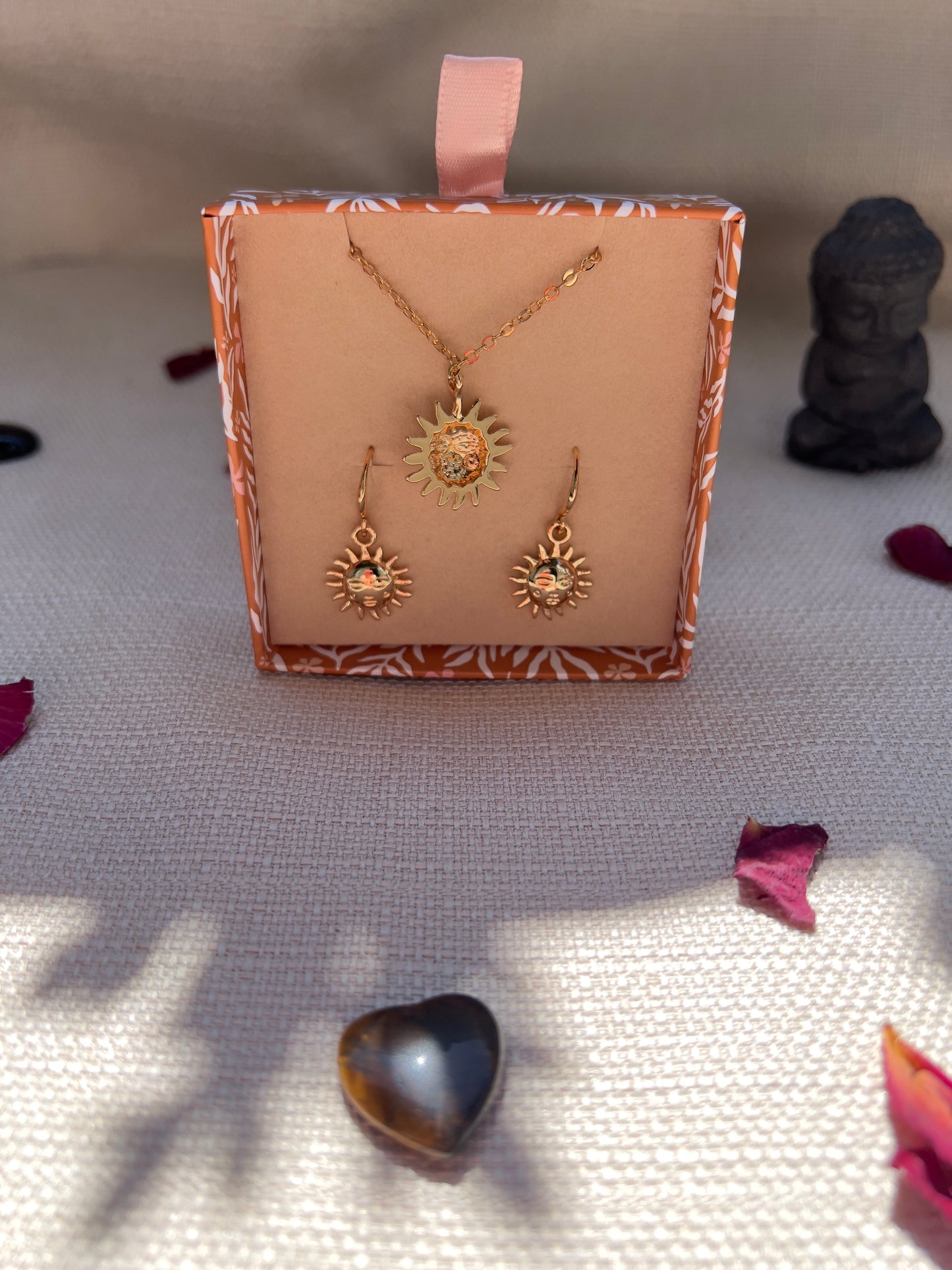 Sun Schmuckset – Vergoldete Halskette & Ohrringe mit Sonnenmotiv