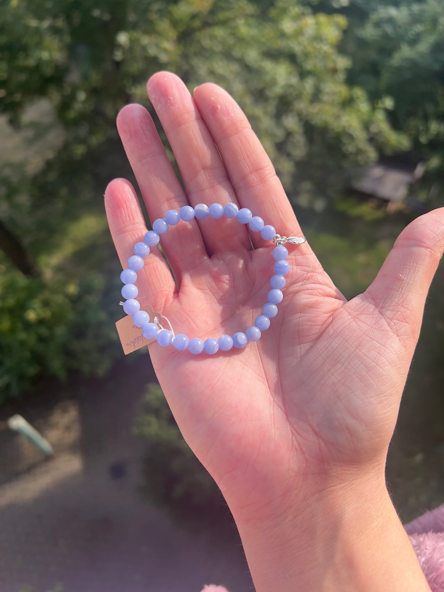 Armband Sanfte Klarheit - mit blauen Chalcedon - Achat & Silberflügel