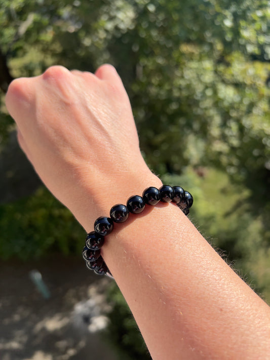 Schwarzer Turmalin Armband – 10 mm – Starker Schutz & Erdung